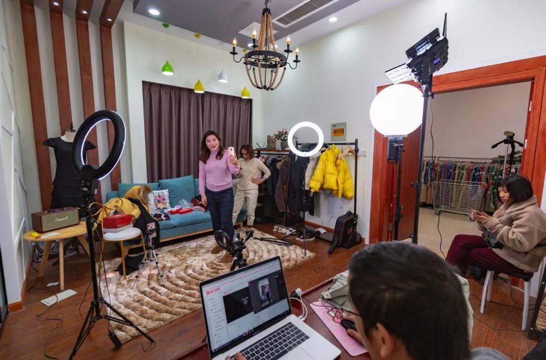 it技術(shù)員_it技術(shù)團(tuán)隊(duì)工作氛圍_it技術(shù)宅技術(shù)